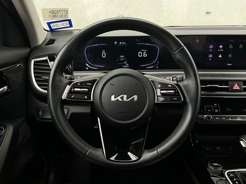 Used 2025 Kia Seltos S image 33