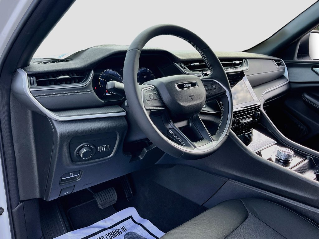 New 2026 Jeep Grand Cherokee Laredo X RWD image 9