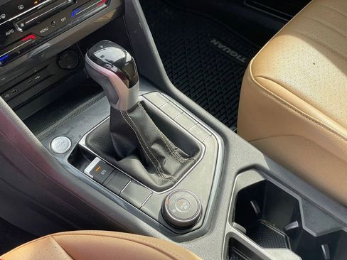 Used 2023 Volkswagen Tiguan SE R-Line image 23