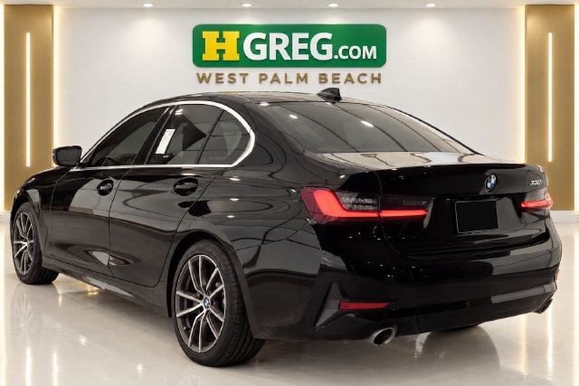 Used 2022 BMW 330i Sedan w/ Convenience Package RWD image 2