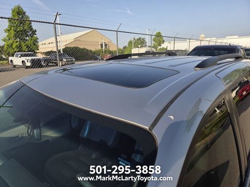 Used 2016 Toyota Sienna XLE w/ XLE Navigation Package FWD image 5