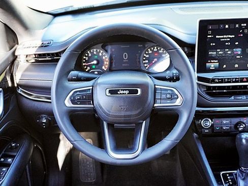 Used 2022 Jeep Compass Altitude image 19