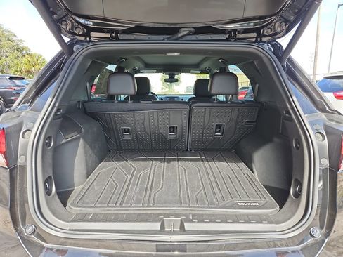 Used 2022 Chevrolet Equinox RS w/ LPO, Floor Liner Package image 8