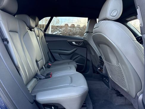 Used 2019 Audi Q8 Premium Plus w/ Premium Plus image 32