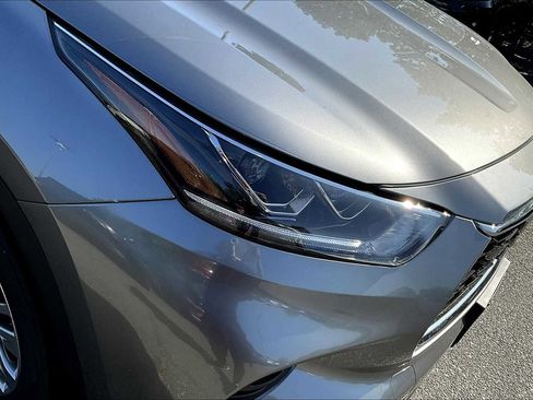 Certified 2025 Toyota Highlander Platinum AWD/4WD image 13