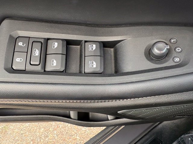 Used 2022 Jeep Grand Cherokee L Limited AWD/4WD image 21