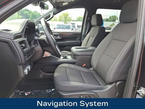 Used 2024 GMC Yukon SLE AWD/4WD image 2