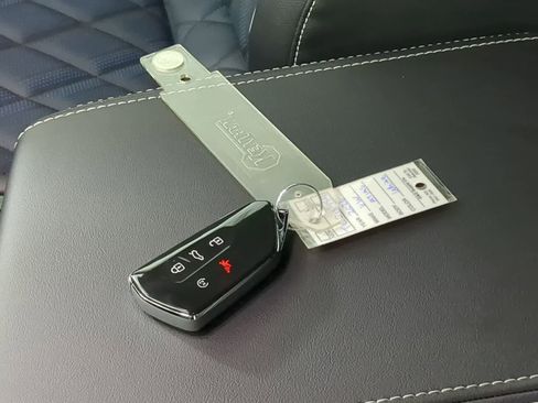 New 2026 Volkswagen Atlas Cross Sport SEL Premium R-Line image 33