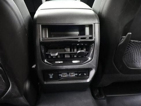 Used 2023 Jeep Grand Cherokee Limited AWD/4WD image 59