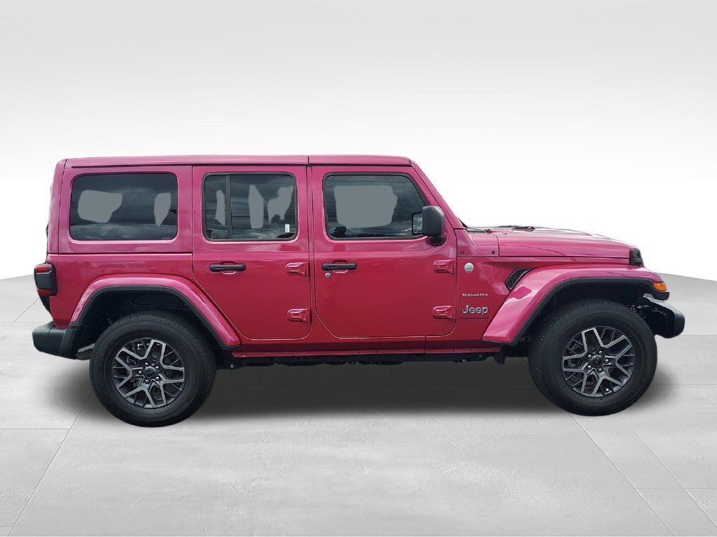 Used 2024 Jeep Wrangler Unlimited Sahara AWD/4WD image 6