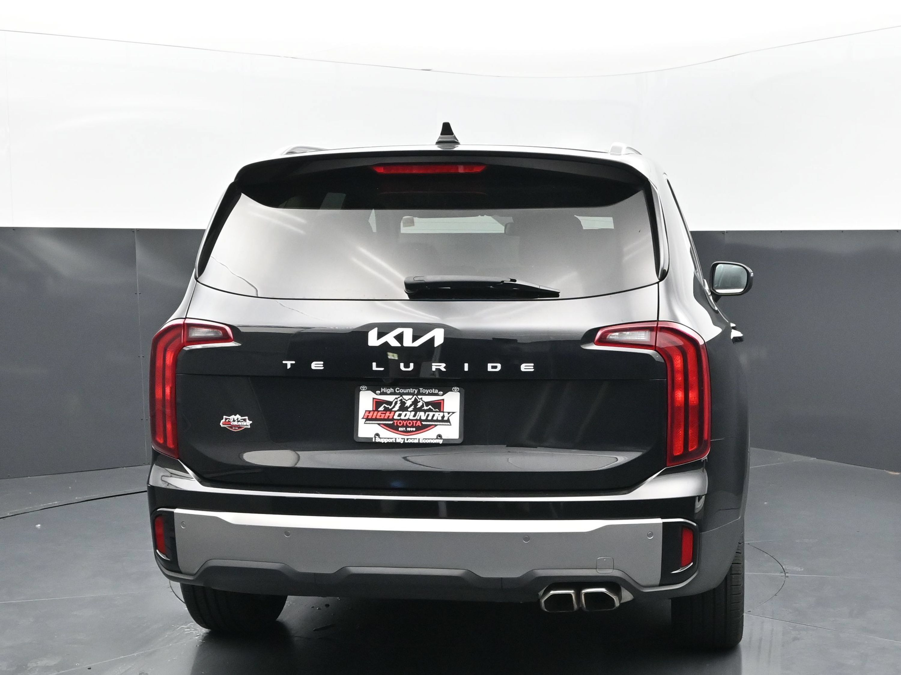 Used 2025 Kia Telluride S FWD image 5