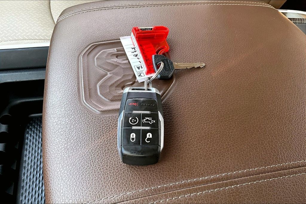 Used 2019 RAM 2500 Laramie AWD/4WD image 11