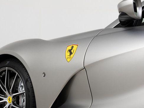 Used 2022 Ferrari 812 GTS image 17