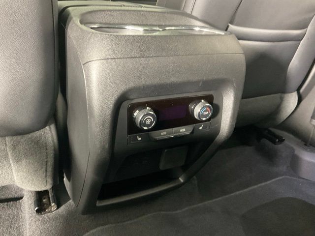 Used 2025 Chevrolet Traverse High Country AWD/4WD image 24