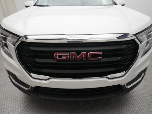 Used 2024 GMC Terrain SLE w/ Driver Convenience Package AWD/4WD image 21