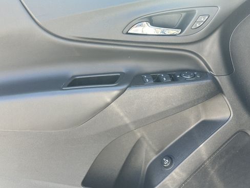 Used 2024 Chevrolet Equinox LT AWD/4WD image 10