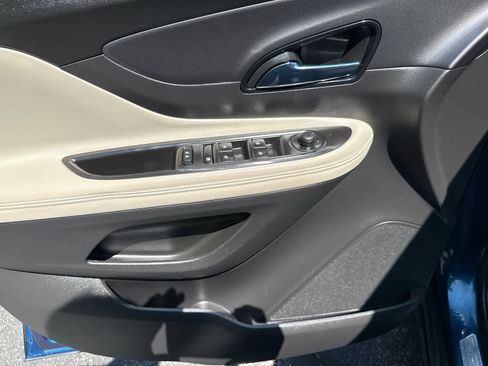 Used 2019 Buick Encore Essence FWD image 9