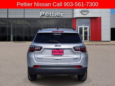 Used 2024 Jeep Compass Latitude AWD/4WD image 5