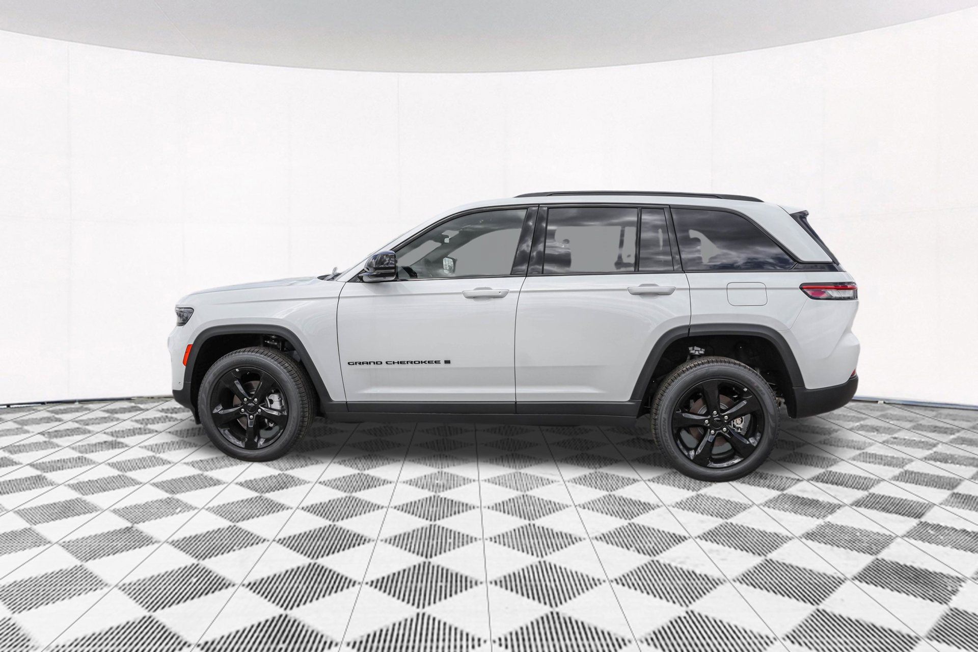 New 2025 Jeep Grand Cherokee Limited w/ Luxury Tech Group II AWD/4WD image 14