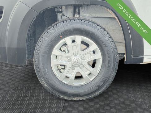 Used 2025 RAM ProMaster 2500 w/ Quick Order Package 22G SLT FWD image 14