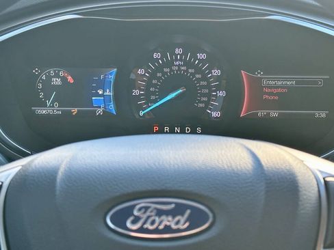 Used 2019 Ford Fusion SE FWD image 18