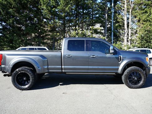 Used 2017 Ford F450 Platinum w/ Platinum Ultimate Package image 6