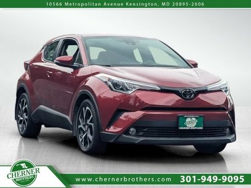 Used 2018 Toyota C-HR XLE FWD image 1