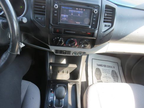 Used 2015 Toyota Tacoma PreRunner w/ Convenience Package RWD image 14
