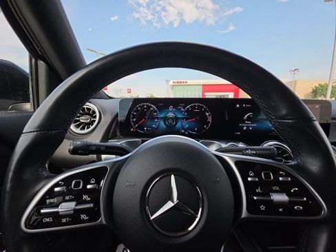 Used 2023 Mercedes-Benz GLB 250 4MATIC image 25