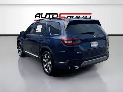 Used 2025 Honda Pilot Elite image 5