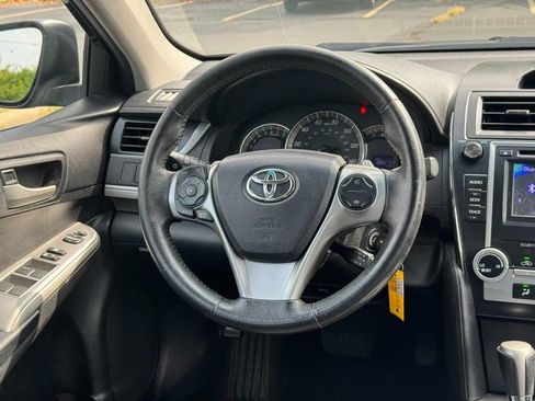 Used 2012 Toyota Camry SE FWD image 17