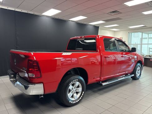 Used 2019 RAM 1500 Classic SLT AWD/4WD image 3
