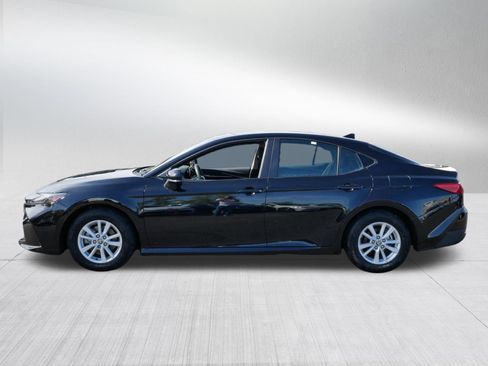 Certified 2025 Toyota Camry LE FWD image 4