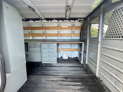 Used 2017 GMC Savana 2500 image 12