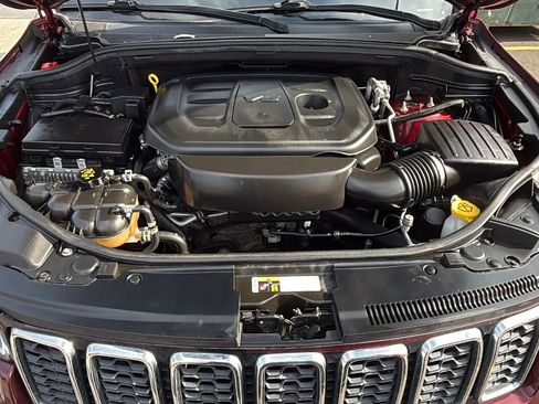 Used 2020 Jeep Grand Cherokee Limited image 23