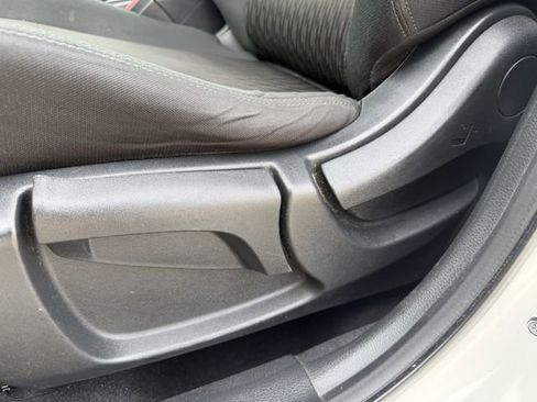 Used 2020 Nissan Rogue S image 23