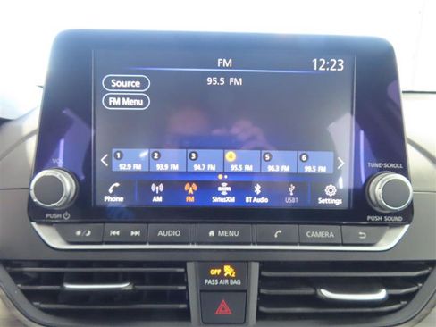 Used 2025 Nissan Altima 2.5 SV FWD image 23