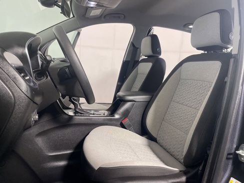 Used 2022 Chevrolet Equinox LS AWD/4WD image 10
