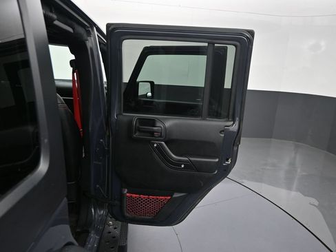 Used 2018 Jeep Wrangler Unlimited Rubicon AWD/4WD image 31