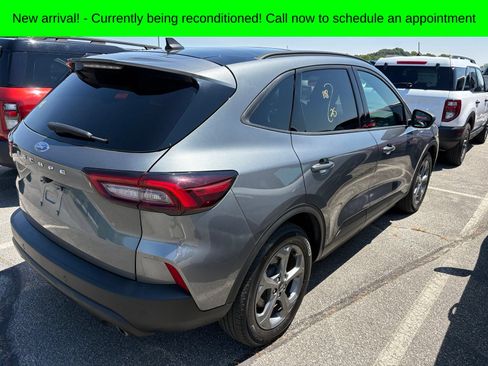 Used 2025 Ford Escape ST-Line w/ Tech Pack #1 FWD image 4