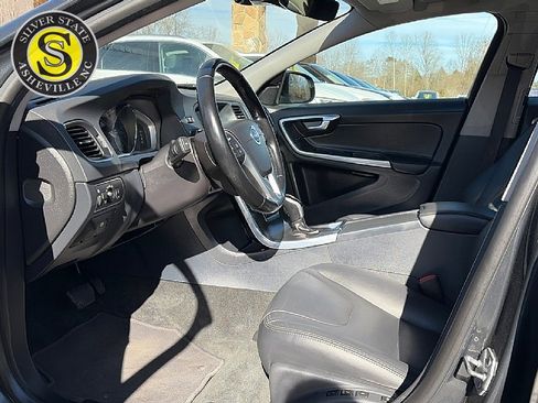 Used 2015 Volvo S60 T5 Premier image 11