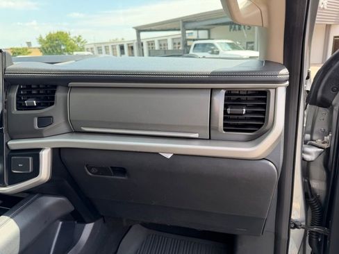 Used 2024 Ford Expedition XLT AWD/4WD image 35