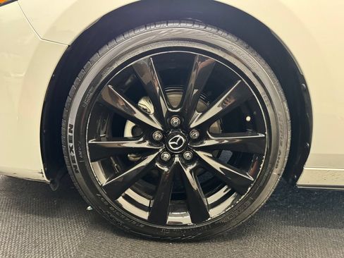 Used 2024 MAZDA MAZDA3 s FWD image 12