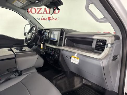 New 2026 Ford F250 XL w/ XL Chrome Package image 21