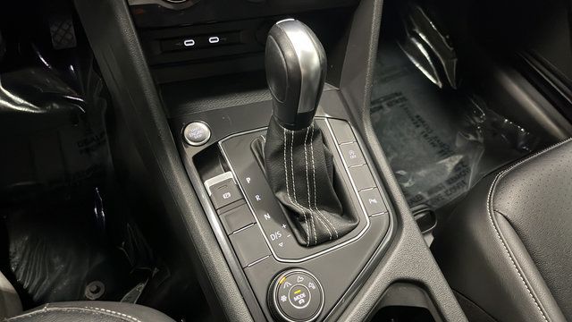 Used 2021 Volkswagen Tiguan SEL AWD/4WD image 21
