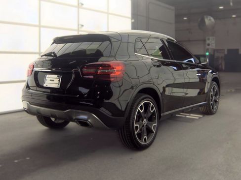 Used 2019 Mercedes-Benz GLA 250 w/ Convenience Package image 4