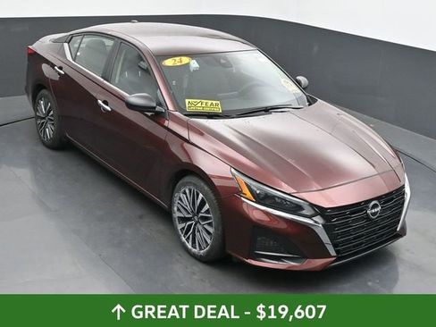 Used 2024 Nissan Altima 2.5 SV image 37