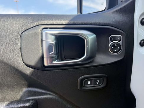 Used 2023 Jeep Gladiator Sport image 13