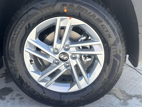 New 2026 Hyundai Tucson SE image 9