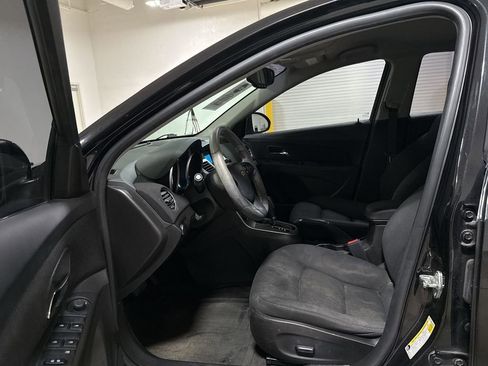 Used 2016 Chevrolet Cruze LT FWD image 18